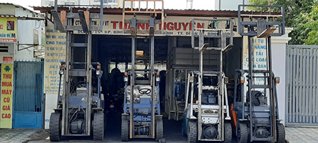 Cho thuê xe nâng - Xe Nâng Thành Nguyên - Công Ty TNHH Thương Mại Dịch Vụ Vận Tải Thành Nguyên